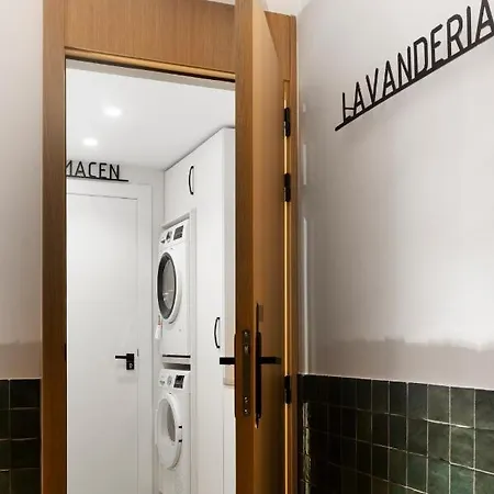Aparthotel Dona Lola Boutique Lucena