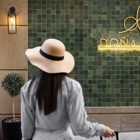 Apartahotel Doña Lola Boutique