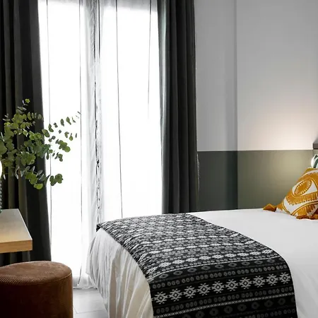 Apartahotel Doña Lola Boutique *