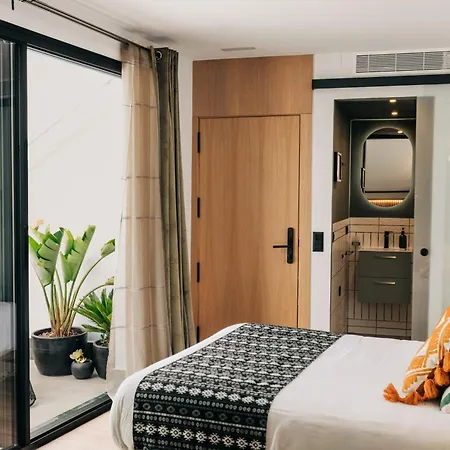 Apartahotel Doña Lola Boutique Lucena